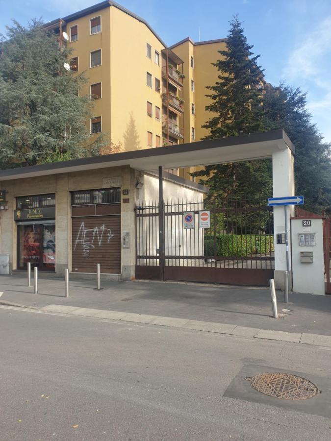 Maffucci 24 Bilocale Molto Spazioso E Moderno Mailand Exterior foto